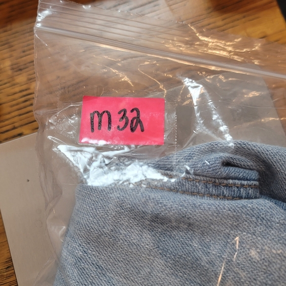 American Eagle Cutoff Denim Shorts Size 8 - Picture 9 of 9